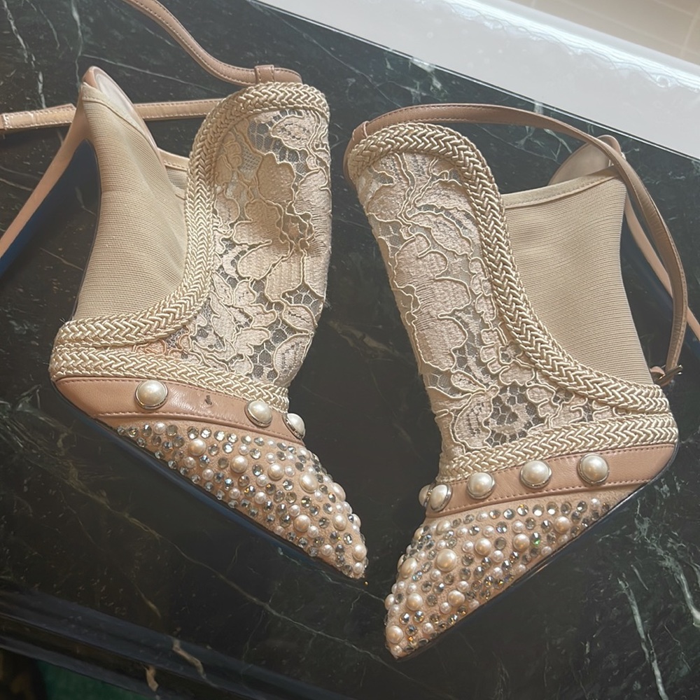 Designer shoes - Picture 7 of 9